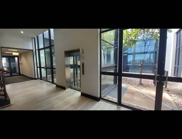 187M² OFFICE TO LET IN BRYANSTON